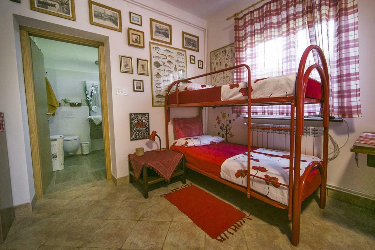 Gasthaus Cozy Istrian House Izola Exterior foto
