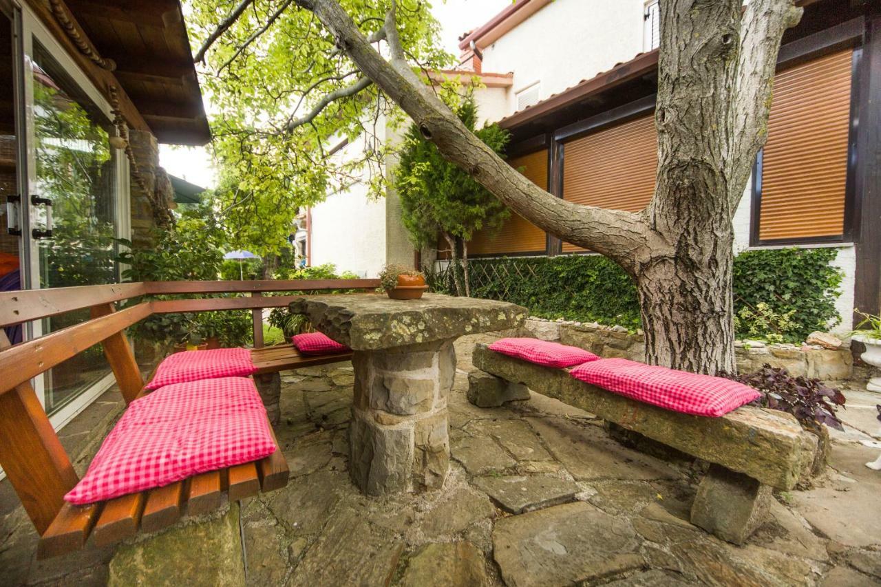 Gasthaus Cozy Istrian House Izola Exterior foto